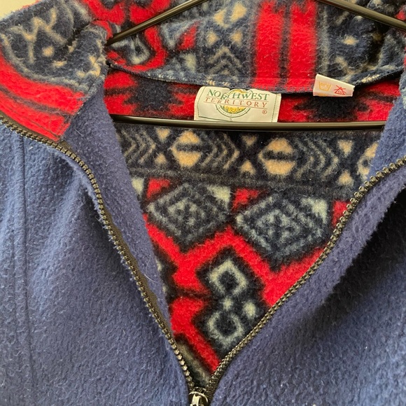 SOLD: Vintage Oversized 3/4 Zip Fleece - Picture 4 of 7